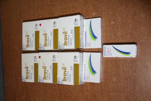 Detienen a presunta vendedora de medicamentos controlados Detienen a presunta vendedora de medicamentos controlados