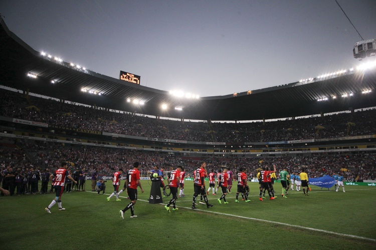 Chivas avanza a semifinales Leer más