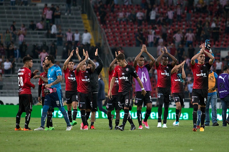 Atlas denuncia racismo por parte de aficionados de Chivas