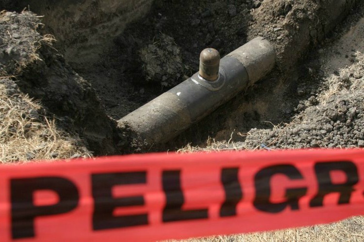 PGR asegura 132 mil litros de combustible en 7 estados