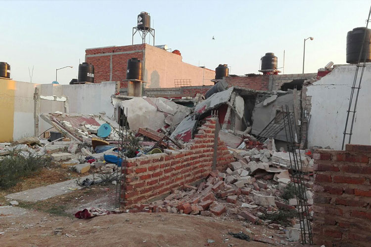 Explosión por fuga de gas en vivienda deja un muerto en Tepatitlán