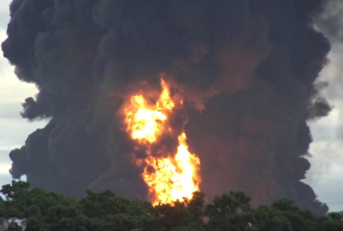 Deja 7 heridos incendio en refinería de Salina Cruz, Oaxaca