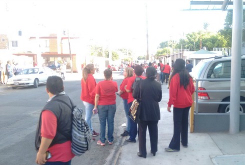 Trabajadores del DIF Zapopan exigen cumplimiento de compromisos laborales