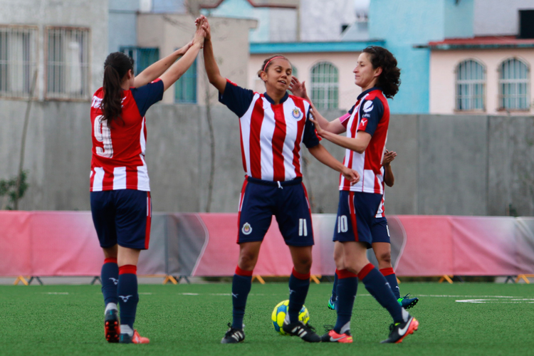 Chivas femenil con gran comienzo en el clásico tapatío