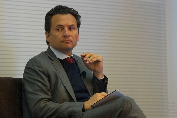 Lozoya evita hablar sobre sobornos ante la PGR