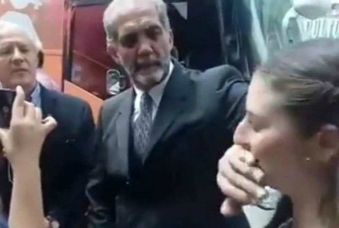 Frente Nacional por la Familia expulsa a agresor de activista Frente Nacional por la Familia expulsa a agresor de activista