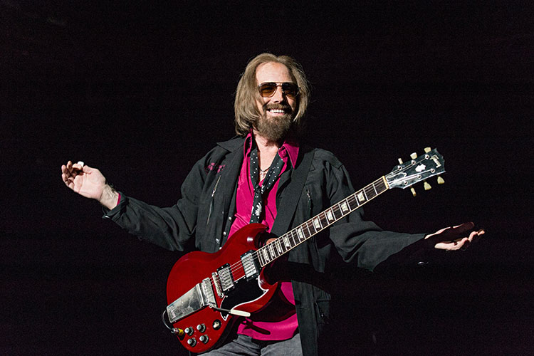 Tom Petty está con muerte cerebral y desconectado de las máquinas