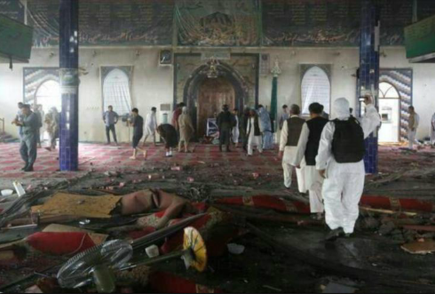 Ataque a mezquita de Afganistán deja al menos 15 muertos