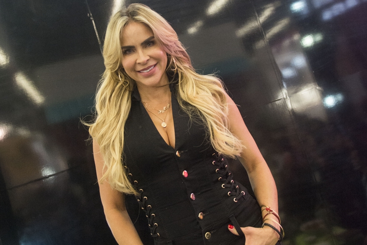 РезÑлÑÐ°Ñ Ñ Ð¸Ð·Ð¾Ð±Ñажение за aylin mujica la bella y las bestias