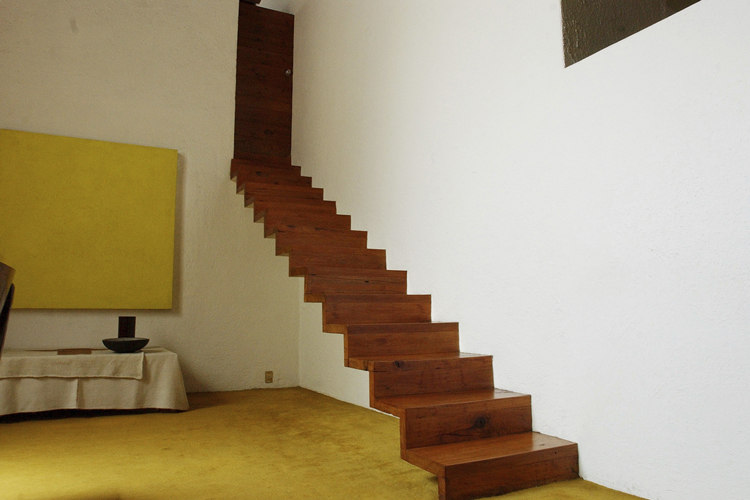 Visitantes esperan ingresar a la casa y el estudio de Luis Barragán, uno de los arquitectos más influyentes que ha tenido México. (Foto: AP)