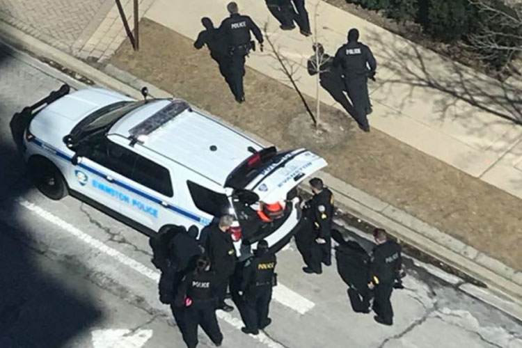 Alerta por tiroteo en dormitorio de Universidad Northwester