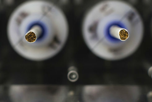 EU echa a andar plan contra nicotina en los cigarrillos