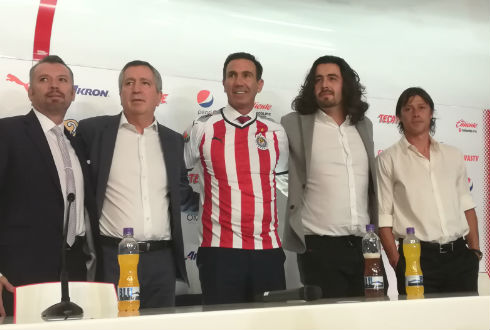 Presentan a Gabriel de Anda con Chivas Presentan a Gabriel de Anda con Chivas