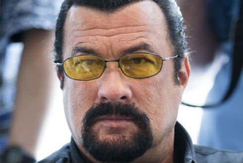 Víctimas de Steven Seagal revelaron detalles del abuso sexual
