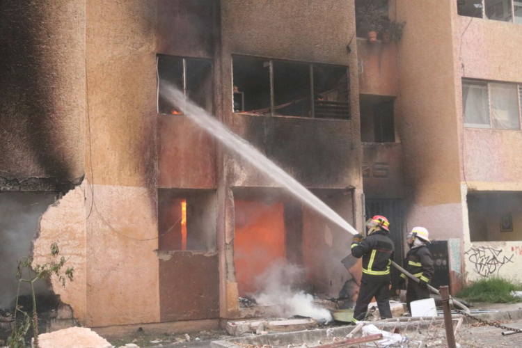 Explotan cuatro departamentos en Arcos de Zapopan