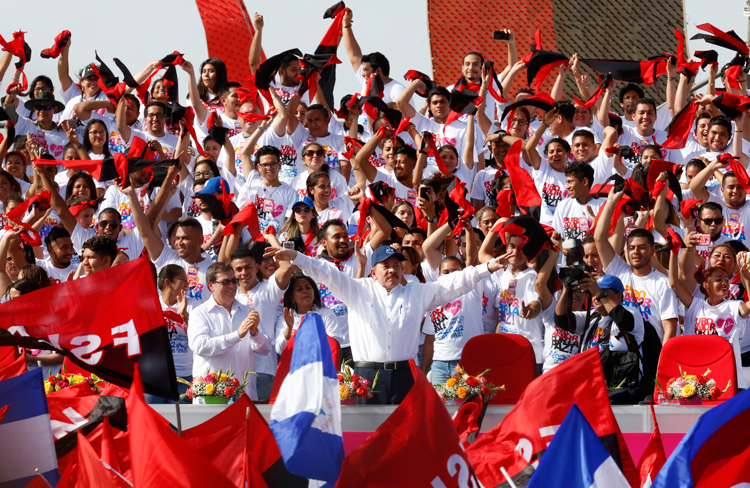 Actos. Daniel Ortega encabeza la celebración del 39º aniversario de la Revolución Sandinista en la Plaza Juan Pablo II. (Fotos: AP)