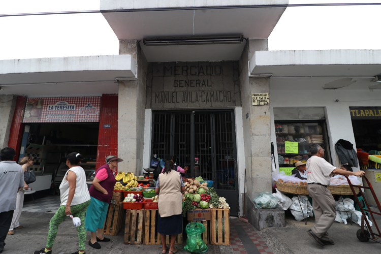 Actividad económica. El mercado es uno de los puntos más relevantes del barrio. (Fotos: Grisel Pajarito)