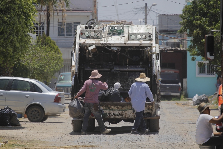 Tonalá permite camiones de Caabsa para vaciar diésel