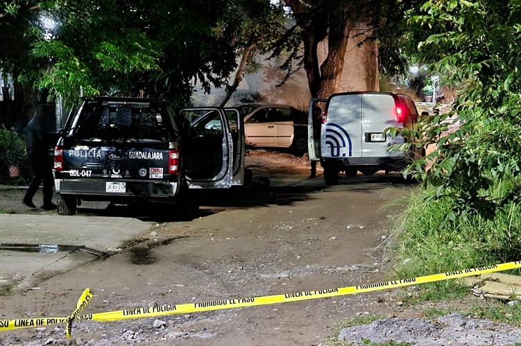 Encuentran cuerpo al interior del canal en Normalistas