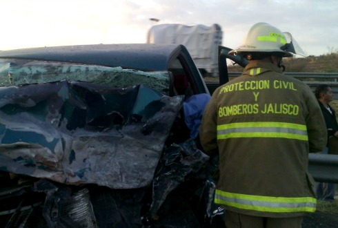 Accidente en autopista Guadalajara deja un muerto - El Diario NTR | NTR ...