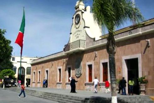 Alberto Uribe presenta gabinete para Tlajomulco 2015-2018