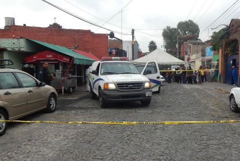 Asesinan a hombre en un tianguis de Zapopan