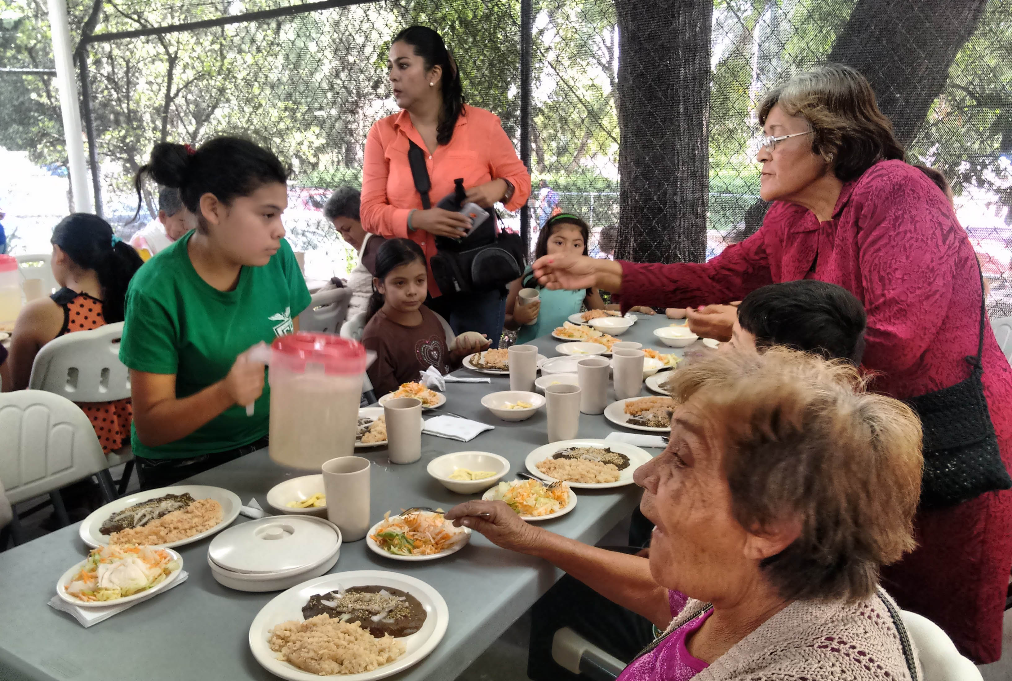 Comedores comunitarios, listos en 45 días