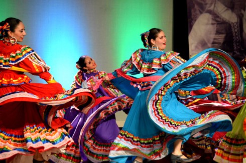 La danza folclórica colorea a Tabasco - El Diario NTR | NTR Guadalajara