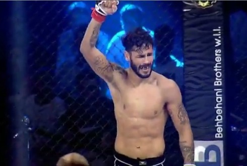 Peleador Masio Fullen debuta con triunfo en Brave