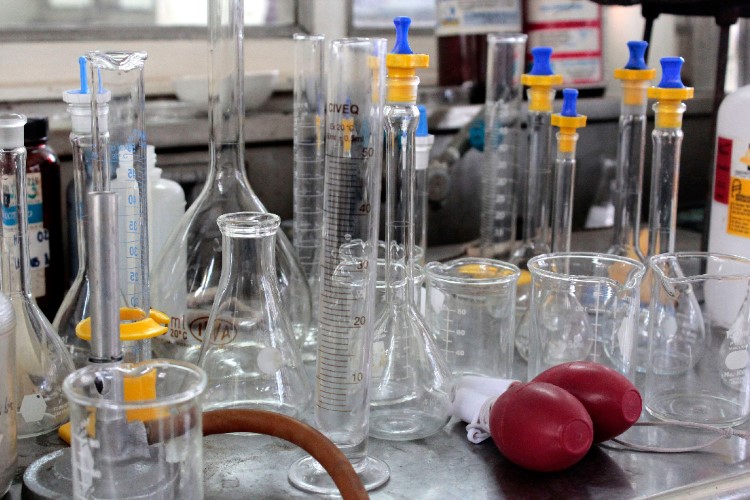 Alumnos, campeones estatales de química