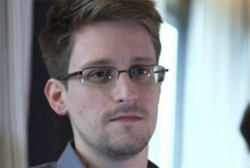 Extiende Rusia permiso de residencia a Edward Snowden hasta 2020