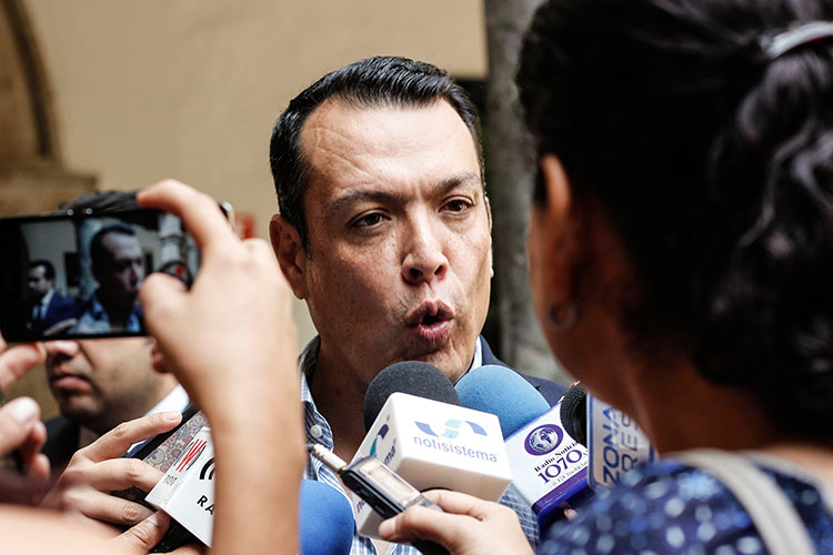 Cuestión de equilibrios nombramientos de fiscales: López Lara