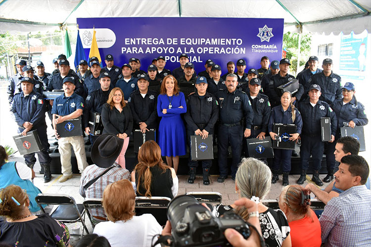 Entregan botas a policías de Tlaquepaque - El Diario NTR | NTR Guadalajara