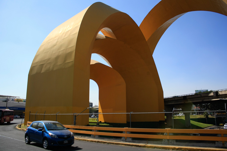 Vandalizan de nuevo los Arcos del Milenio