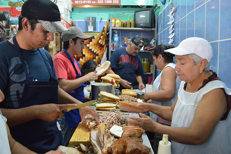 Lonches Amparito, tradición con sabor | NTR Guadalajara