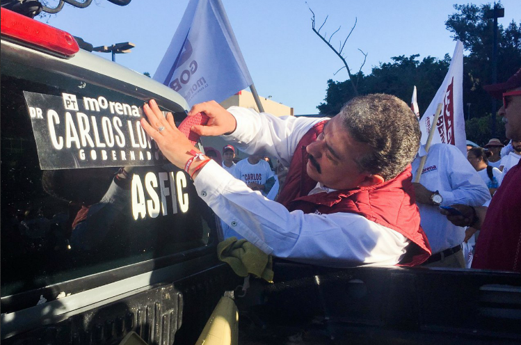 Pega Lomelí calcas en la Minerva