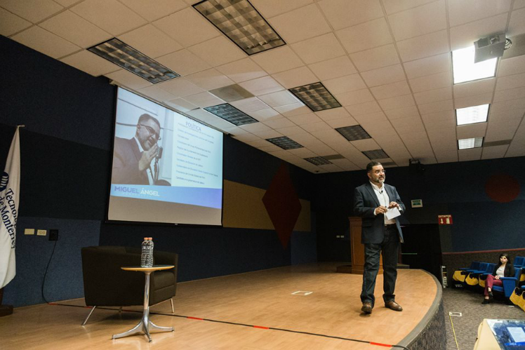 Promete Martínez impulsar artesanías