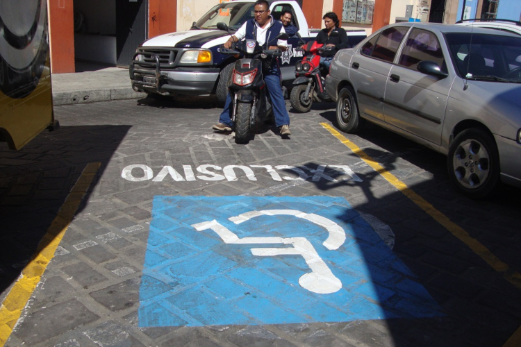 Tramitan permiso para cajones exclusivos en Zapopan NTR Guadalajara