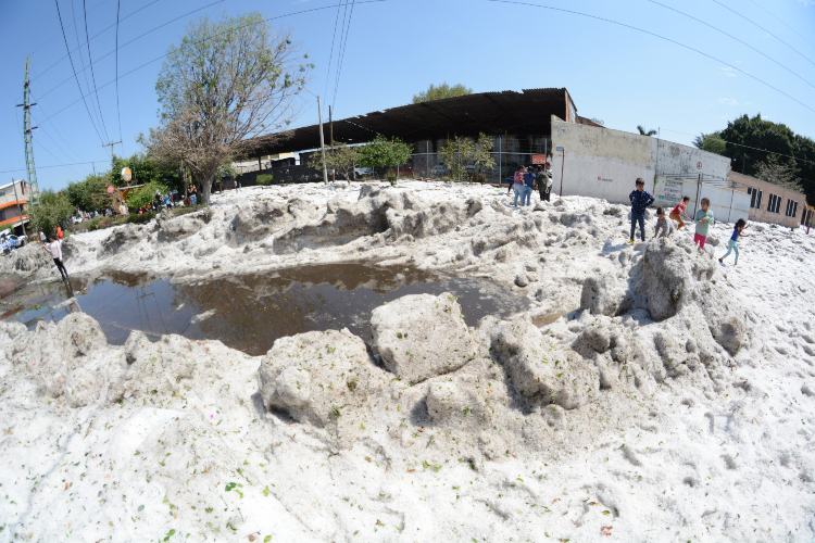 Pierden 444 personas sus casas tras granizada en Tlaquepaque