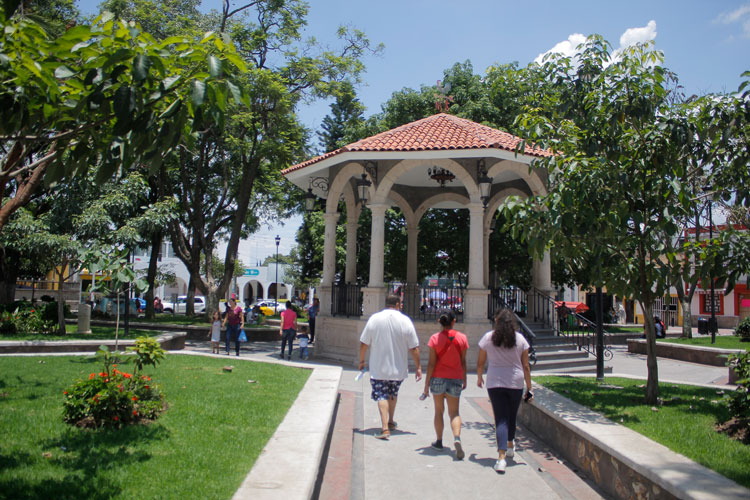 Padece Tesistán ser absorbido por la urbe