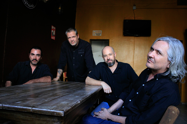 Cuca celebra matrimonio con el público