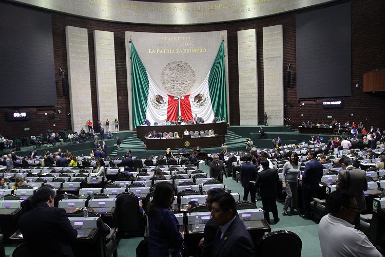 Libera CNTE accesos de la Cámara de Diputados