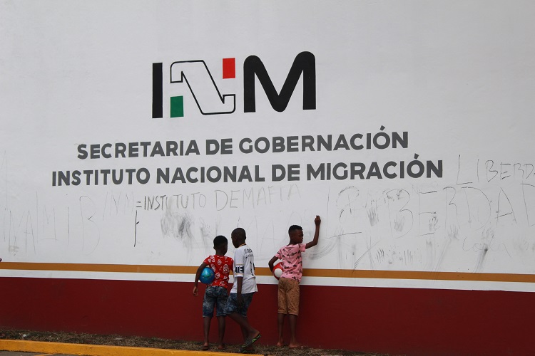 Avanzan 2 mil migrantes hacia frontera norte