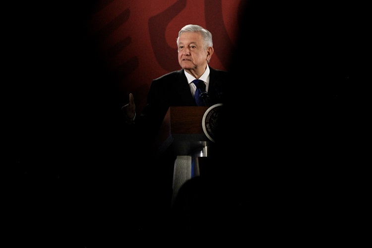 Garantiza López Obrador protección del coronel del GAIN