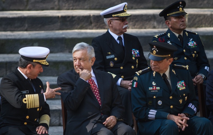 AMLO reconoce a marinos y soldados - El Diario NTR | NTR Guadalajara