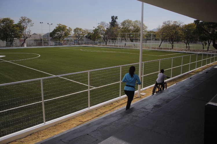 Inauguran canchas en unidad López Mateos