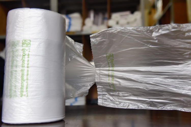 Discuten plásticos de un solo uso en foro 