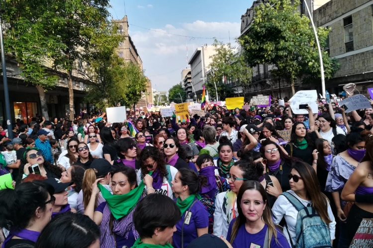 Miles de mujeres marchan contra la violencia - El Diario NTR | NTR ...