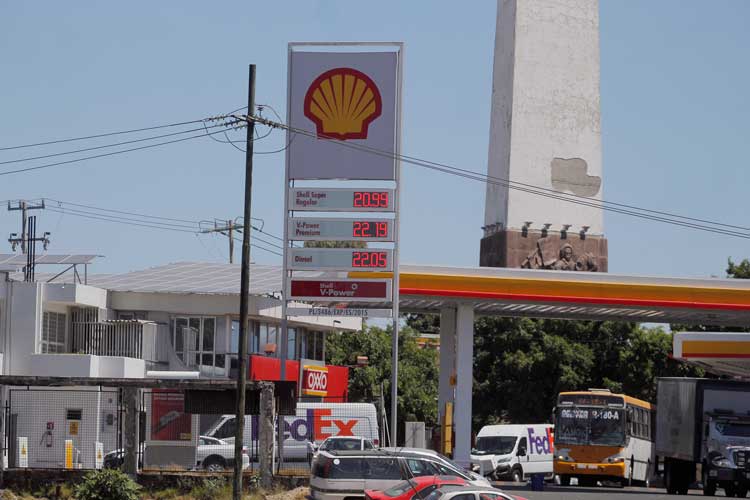 Precios de gasolinas hilan tres meses de incremento