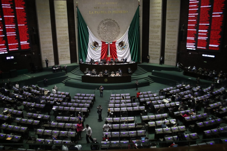 PRI no alcanza mayoría; Laura Rojas preside Mesa Directiva